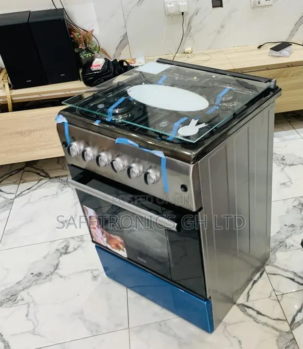 Exclusive Grey Ferre 60x60 4 Burner Gas Cooker, Auto Ignition · Photo 1