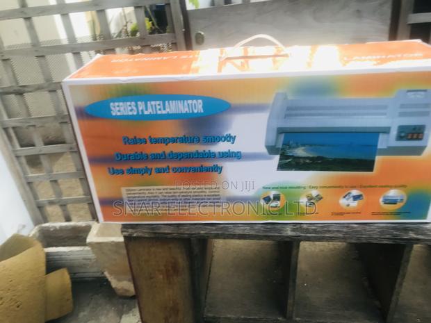 Easy to Use A3/A4 Photos ID Cards Laminator · Photo 1