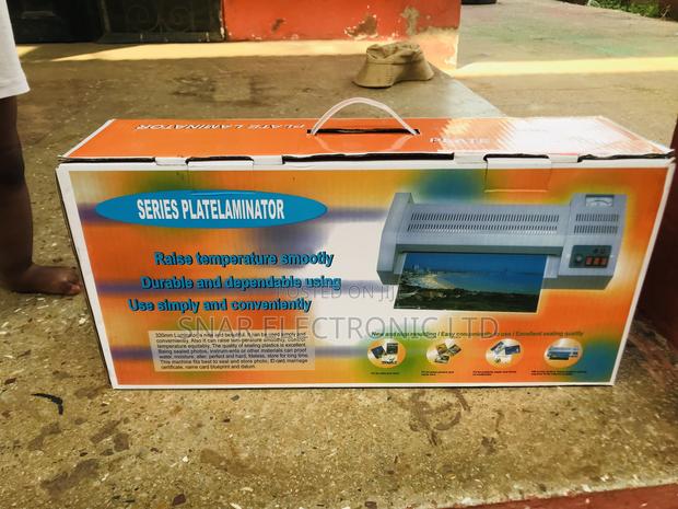 This Lamination Machines Laminates From Size A3 All the Way · Photo 1