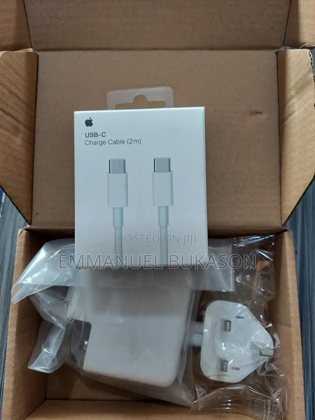 Macbook Type C Adapter · Photo 1