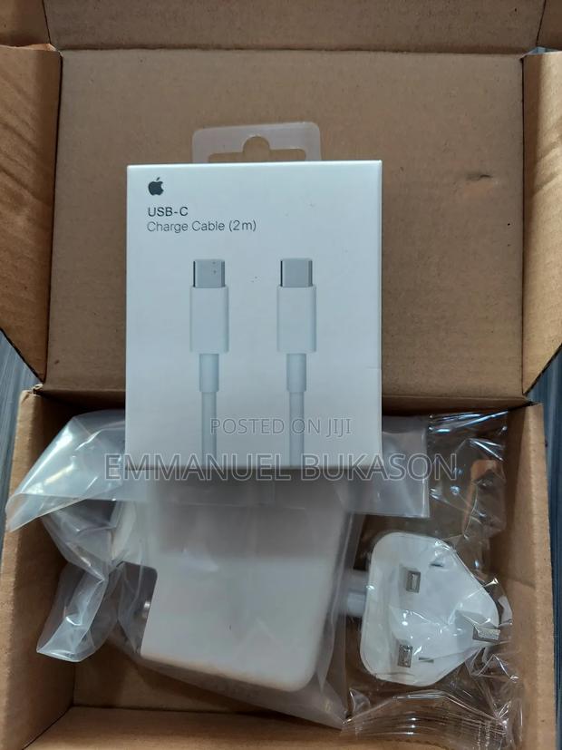Macbook Type C Adapter · Photo 2