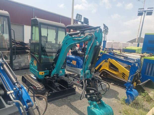 Mini Crawler Excavators · Photo 2