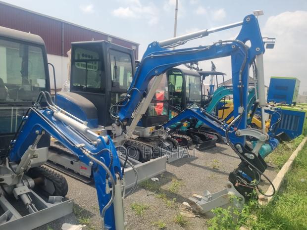 Mini Crawler Excavators · Photo 4