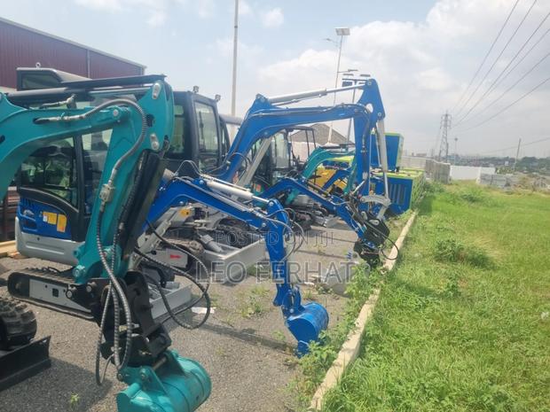 Mini Crawler Excavators · Photo 5