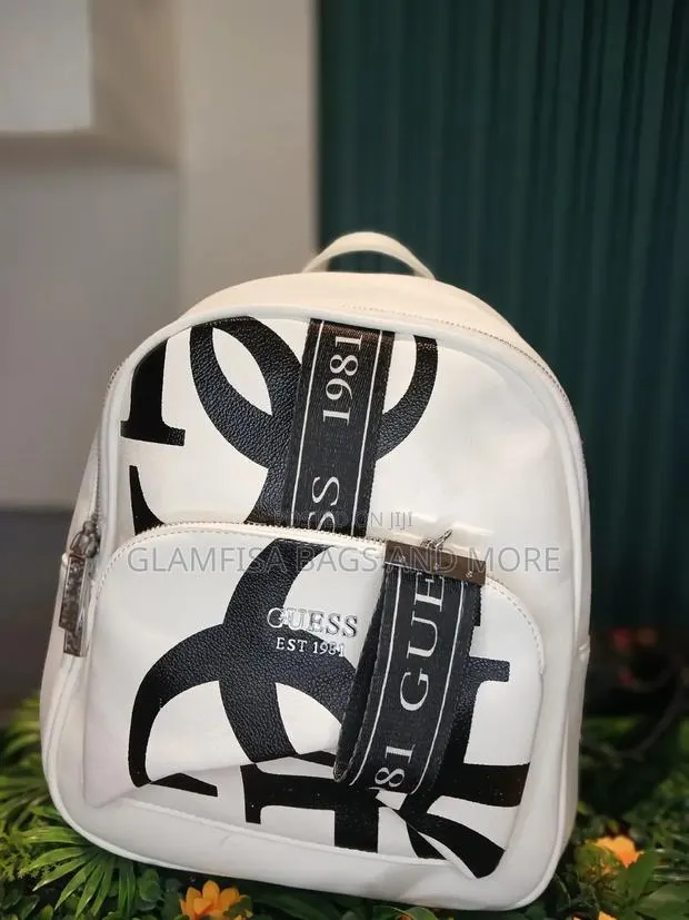 Girls Backpack · Photo 1
