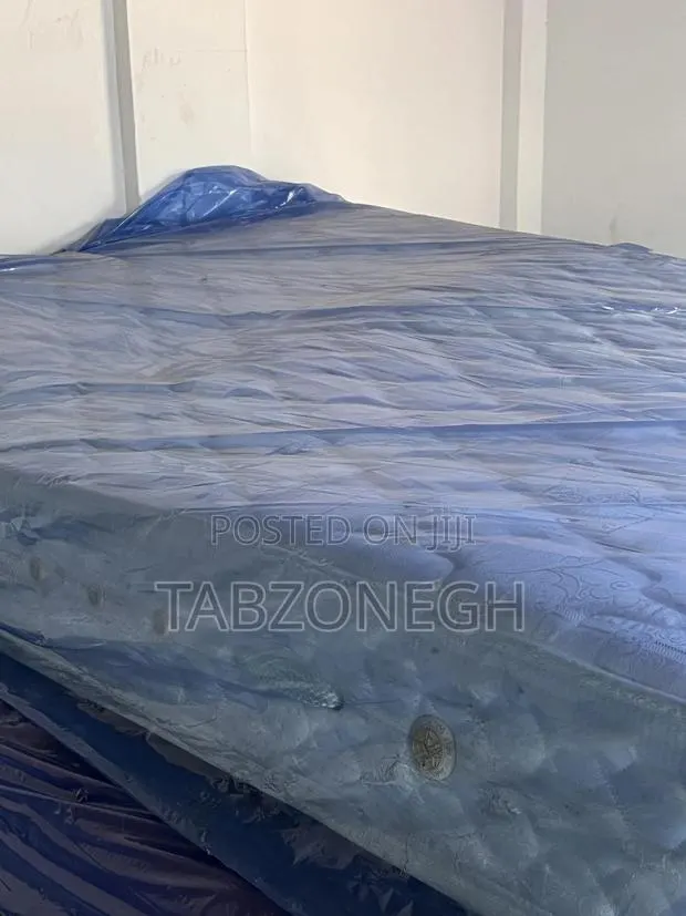8 Inches Home Used Mattress · Photo 1