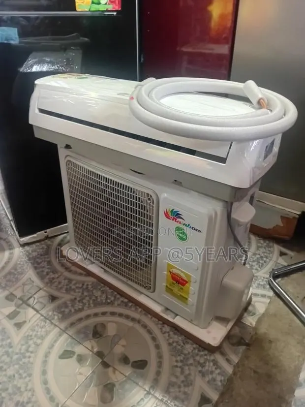 Rainbow 1.5hp White Window Air Conditioner With R410 Refrigerant. · Photo 1