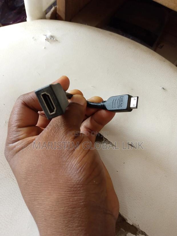 Mini HDMI to HDMI Female · Photo 1