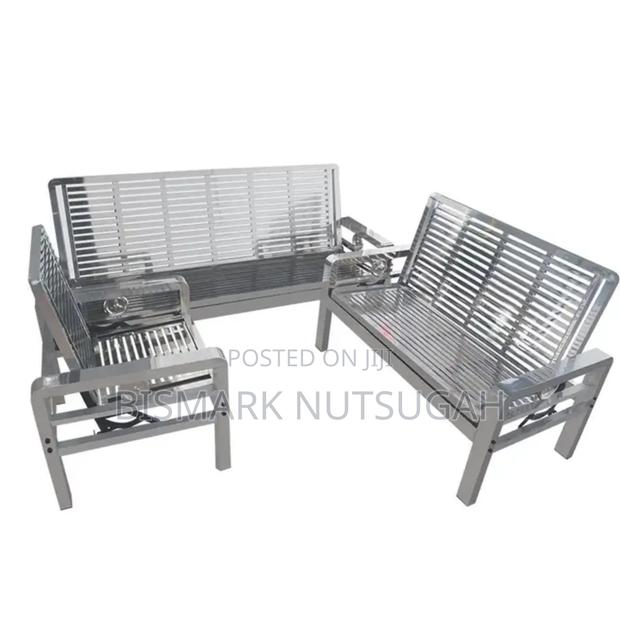 Metallic Chairs for Sale · Photo 4