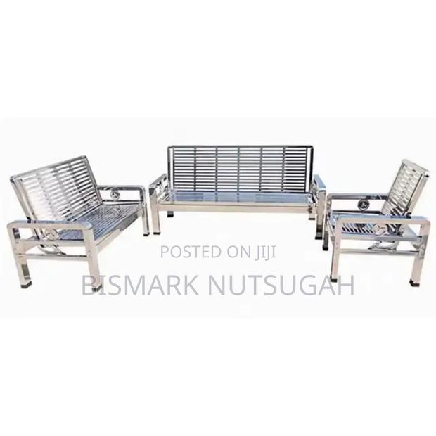 Metallic Chairs for Sale · Photo 1