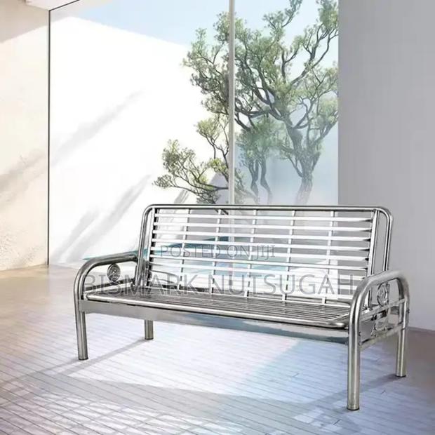 Metallic Chairs for Sale · Photo 6