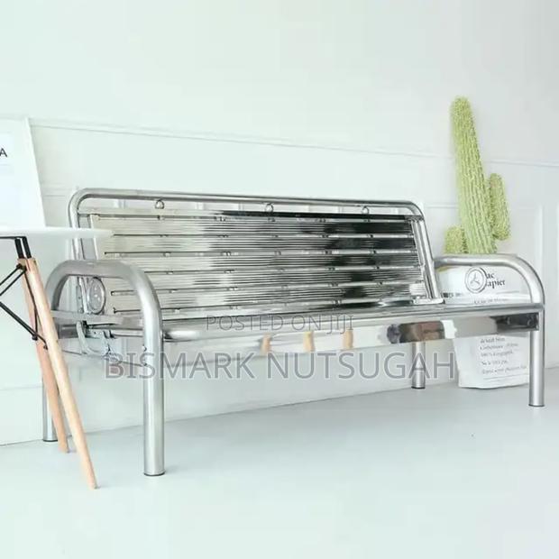 Metallic Chairs for Sale · Photo 3