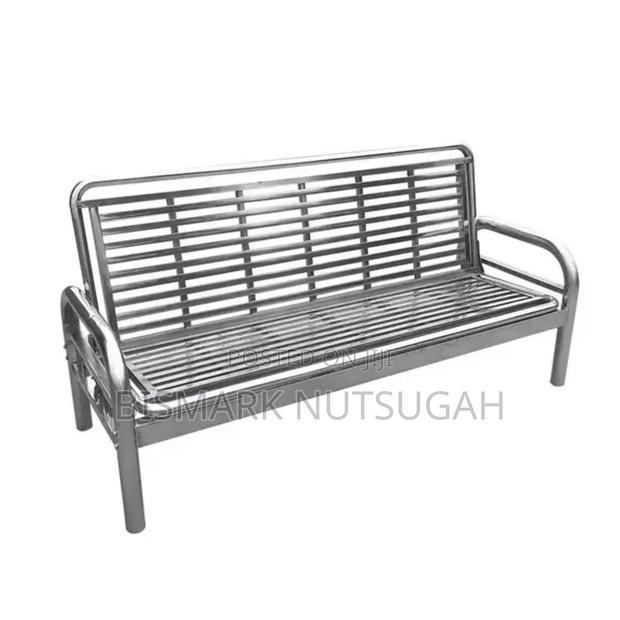 Metallic Chairs for Sale · Photo 2
