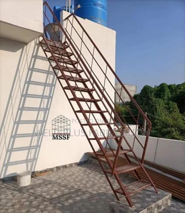 Fabricated Metal Staircase · Photo 4