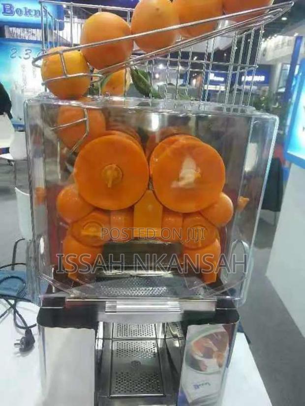 Orange Juicer Commercial · Photo 3