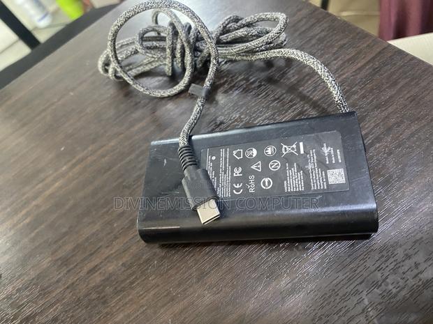 Hp Type C 65w Original Uk Used Charger With Woolly Materia · Photo 5