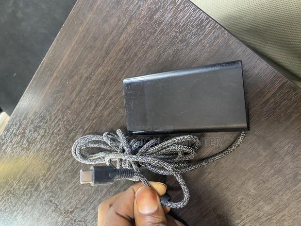 Hp Type C 65w Original Uk Used Charger With Woolly Materia · Photo 8