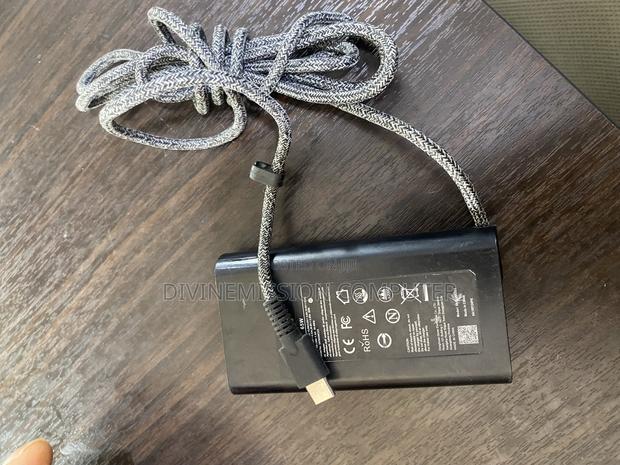 Hp Type C 65w Original Uk Used Charger With Woolly Materia · Photo 4