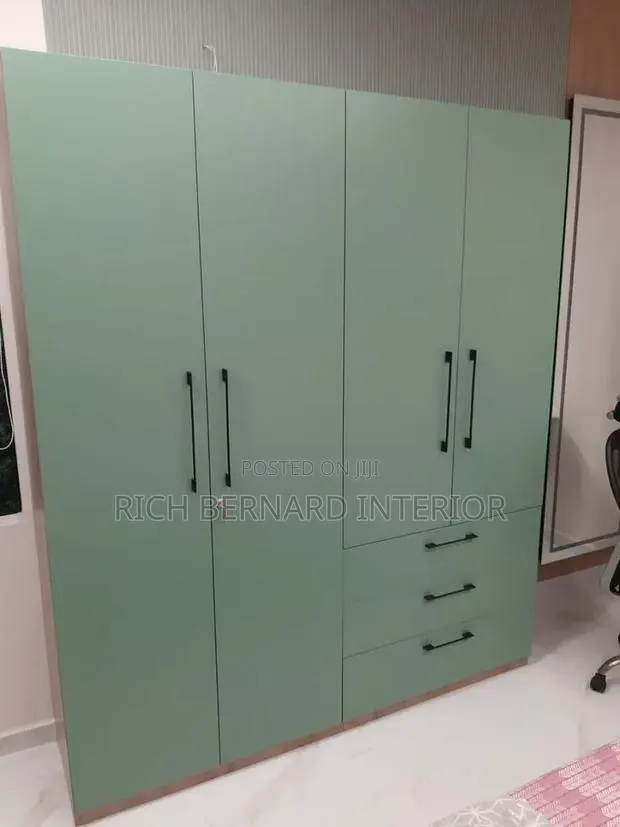 4 Doors Laminated Wardrobe · Photo 1