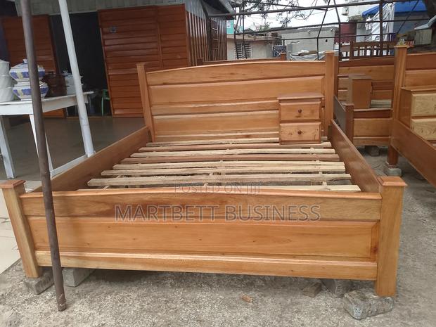 King Size Quality Bed With Side Drawer · Photo 1