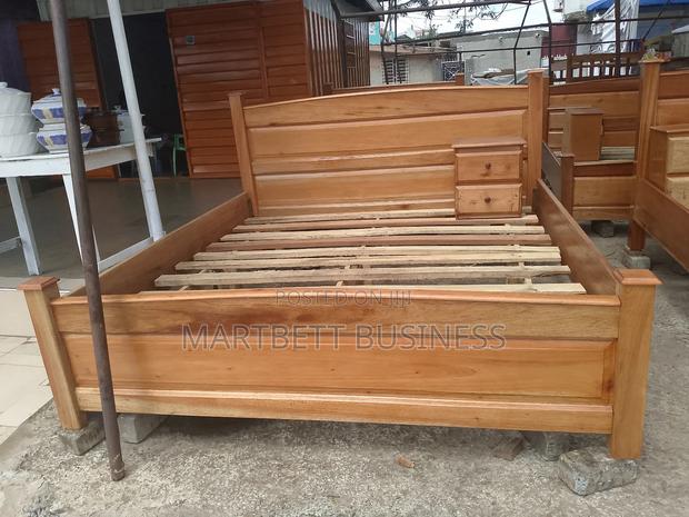 King Size Quality Bed With Side Drawer · Photo 2