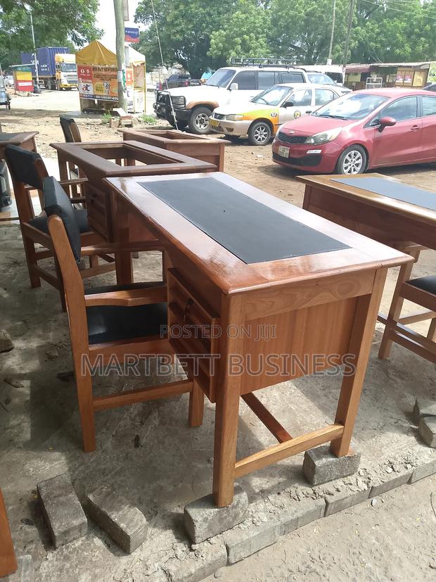 Table Chair Office or Home Usage · Photo 2