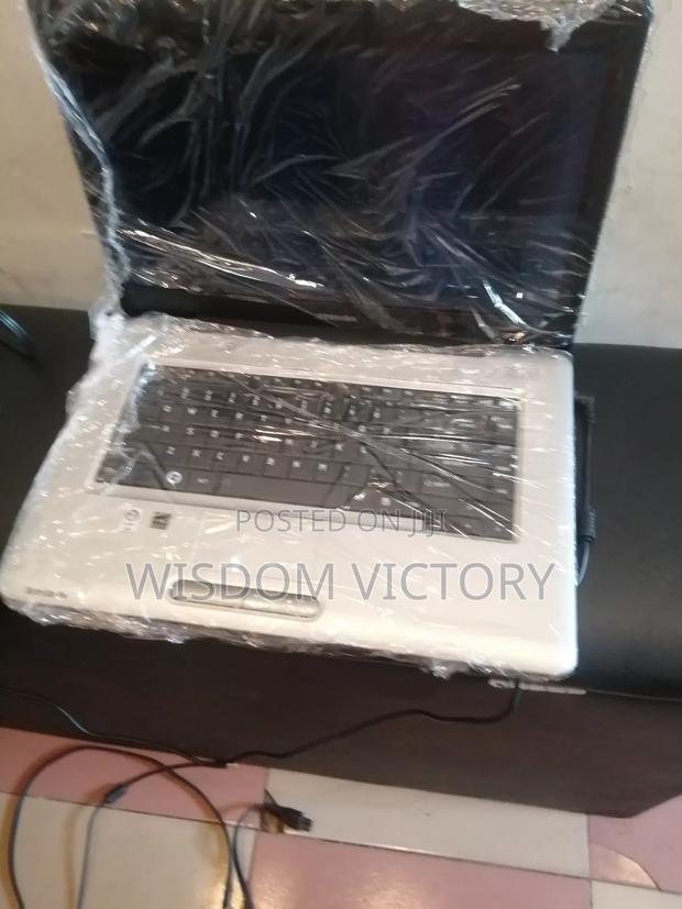 New Laptop Toshiba dynaEdge DC-100 4GB Intel HDD 250GB · Photo 1