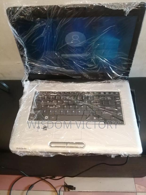 New Laptop Toshiba dynaEdge DC-100 4GB Intel HDD 250GB · Photo 3