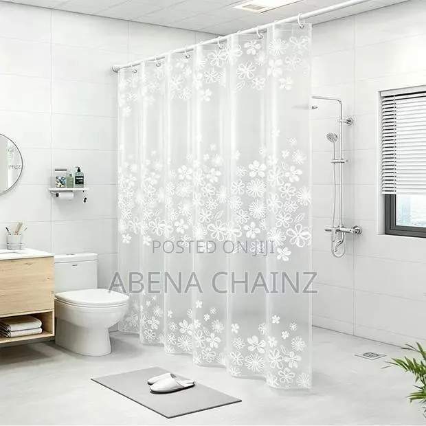 Durable Shower Tent · Photo 1
