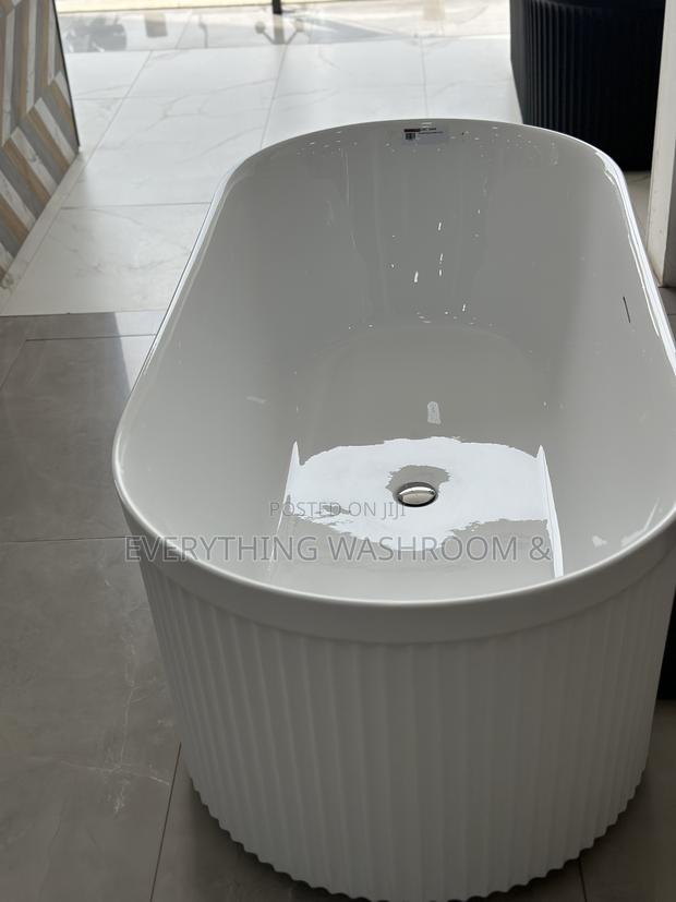 Ceramic Bathtub Hot-Tu Ceramic Bath Pool · Photo 3