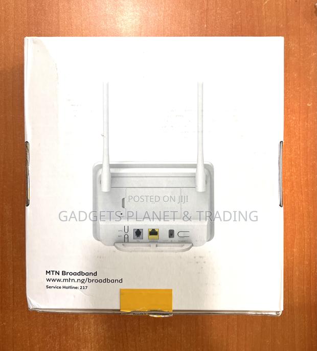ZLT T30d Cat 4 Universal Rechargeable Router - 32 Devices · Photo 6
