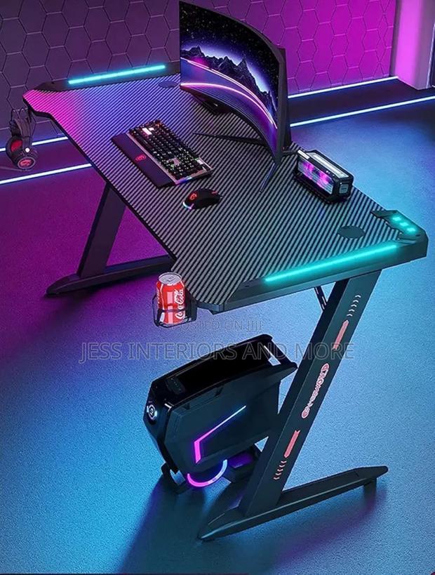 Gaming Desk "Z" With RGB Led Lights · Photo 2
