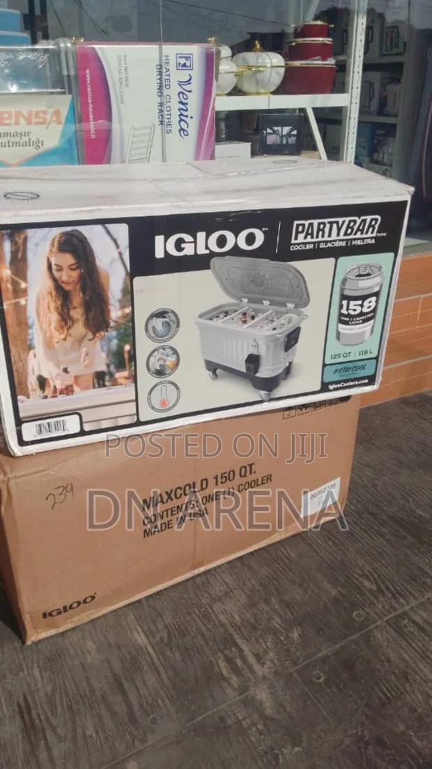 125 Quart Igloo Party Bar With Light and Wheel · Photo 3