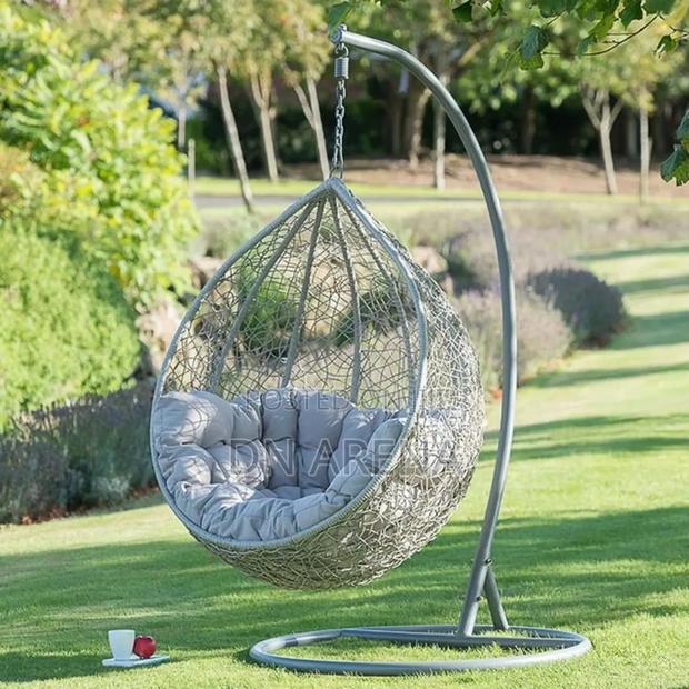 Siena Hanging Egg Chair From UK · Photo 1