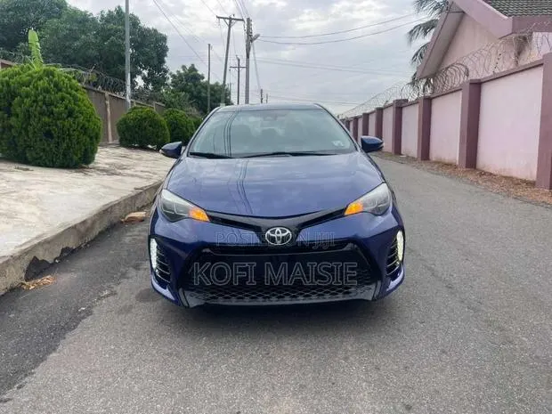 Toyota Corolla SE 4dr Sedan (1.8L 4cyl CVT) 2017 Blue · Photo 1