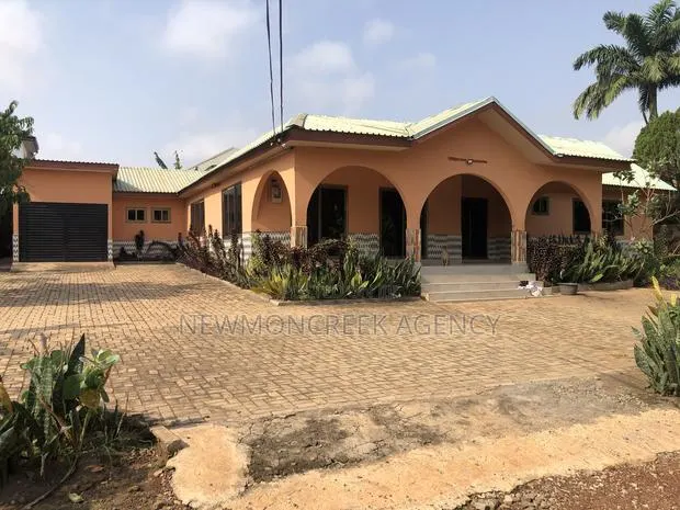 4bdrm Bungalow in Ashiyie Adenta, Accra Metropolitan for rent · Photo 1