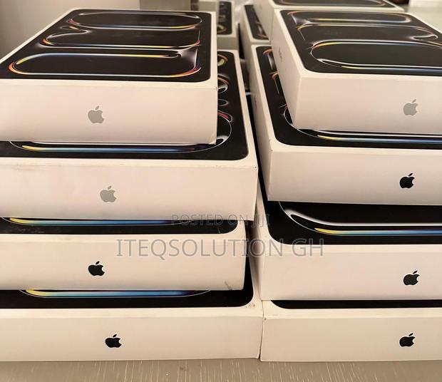 New Apple iPad Pro 13 (2024) 256 GB Gray · Photo 1