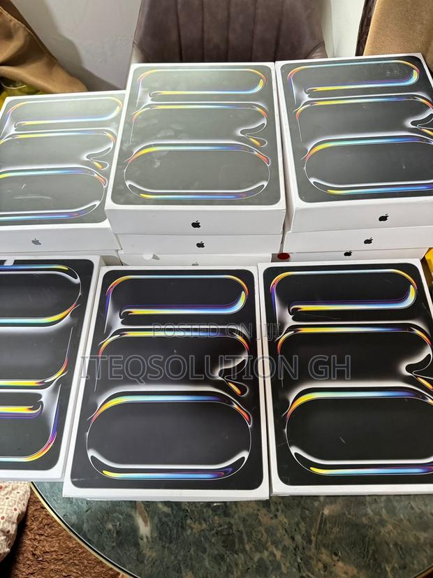 New Apple iPad Pro 13 (2024) 256 GB Gray · Photo 2