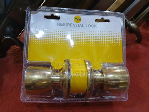 Bathroom Knob Lock(No Key) · Photo 1