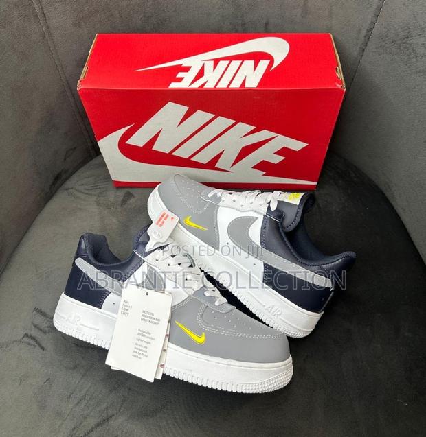 Nike Air Force 1 Multicolor · Photo 1