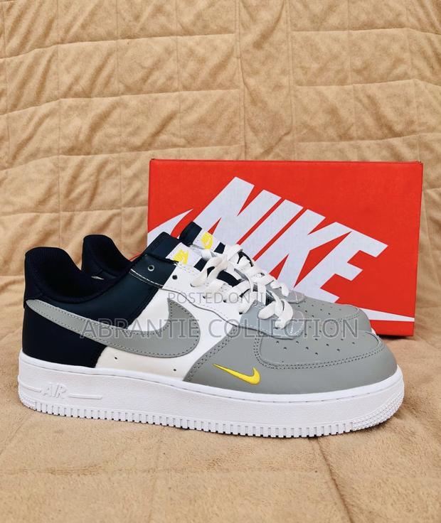 Nike Air Force 1 Multicolor · Photo 2