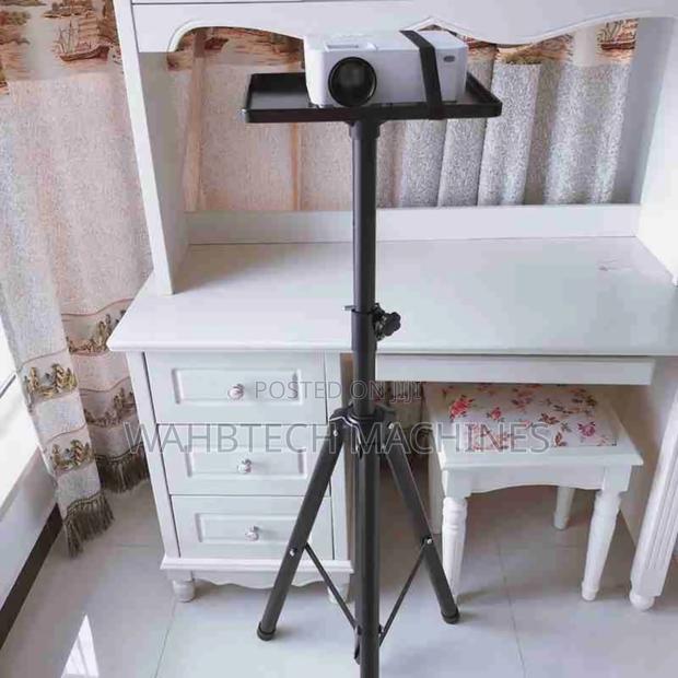 Projector Stand · Photo 1