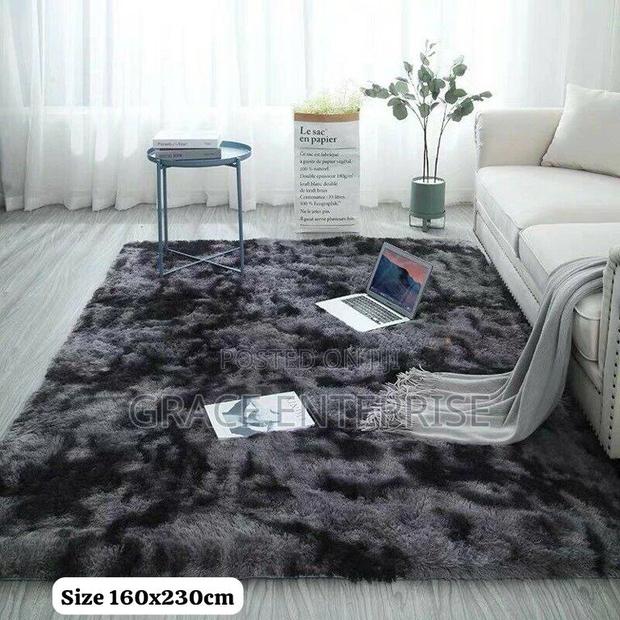 High Quality Designer Carpet in Different Colors and Sizes · Photo 1