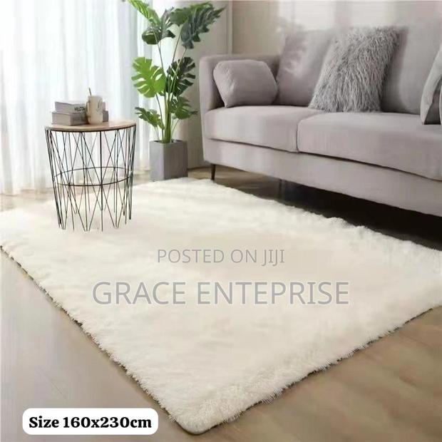 Super Quality Ligth Weight Carpet in Different Colors · Photo 1
