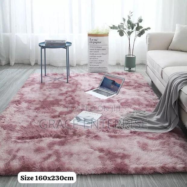 Clean and Affordable Fluffy Weight Carpet in Diff Colors · Photo 1