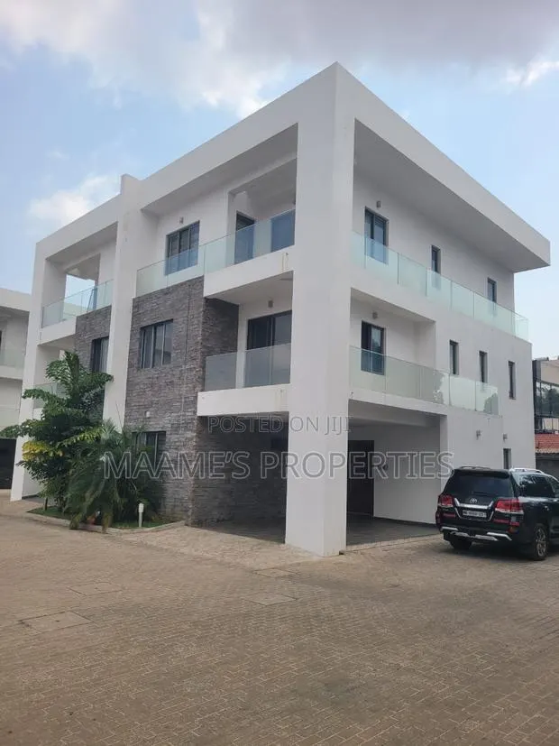 Furnished 5bdrm Townhouse / Terrace in Airport Residential Area · Photo 1