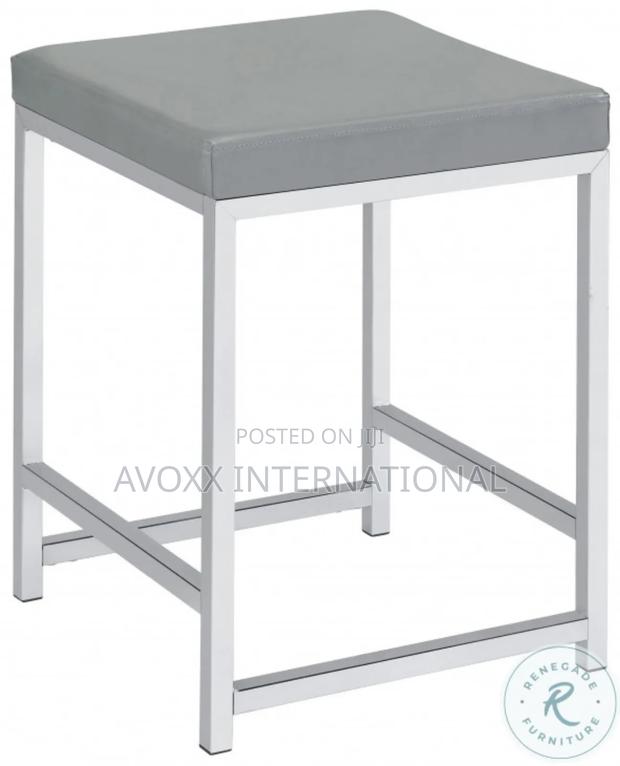 Coaster Bedroom Upholstered Padded Vanity Stool 935933 · Photo 2
