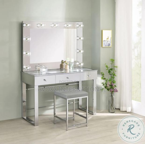 Coaster Bedroom Upholstered Padded Vanity Stool 935933 · Photo 5
