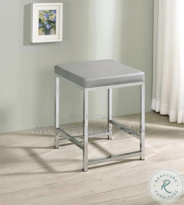 Coaster Bedroom Upholstered Padded Vanity Stool 935933 · Photo 6