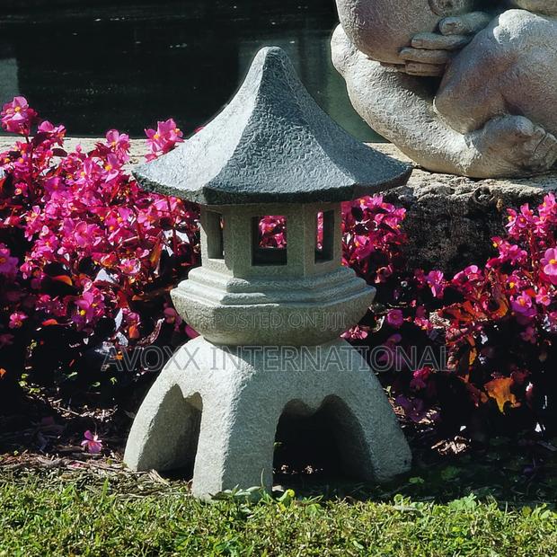 Design Toscano Ng29870 Decor Pagoda Lantern Indoor/Outdoor · Photo 5